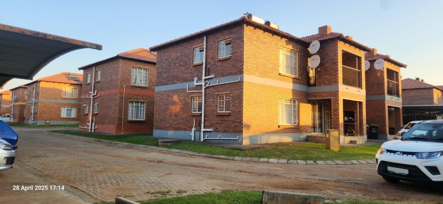 2 Bedroom Property for Sale in Waterval East North West